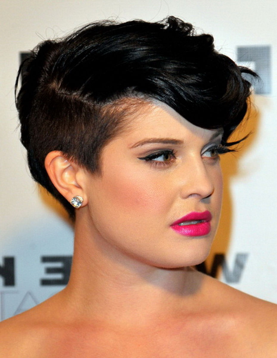 One Side Hairstyle - A New Trend From The Red Carpet - fashionsy.com