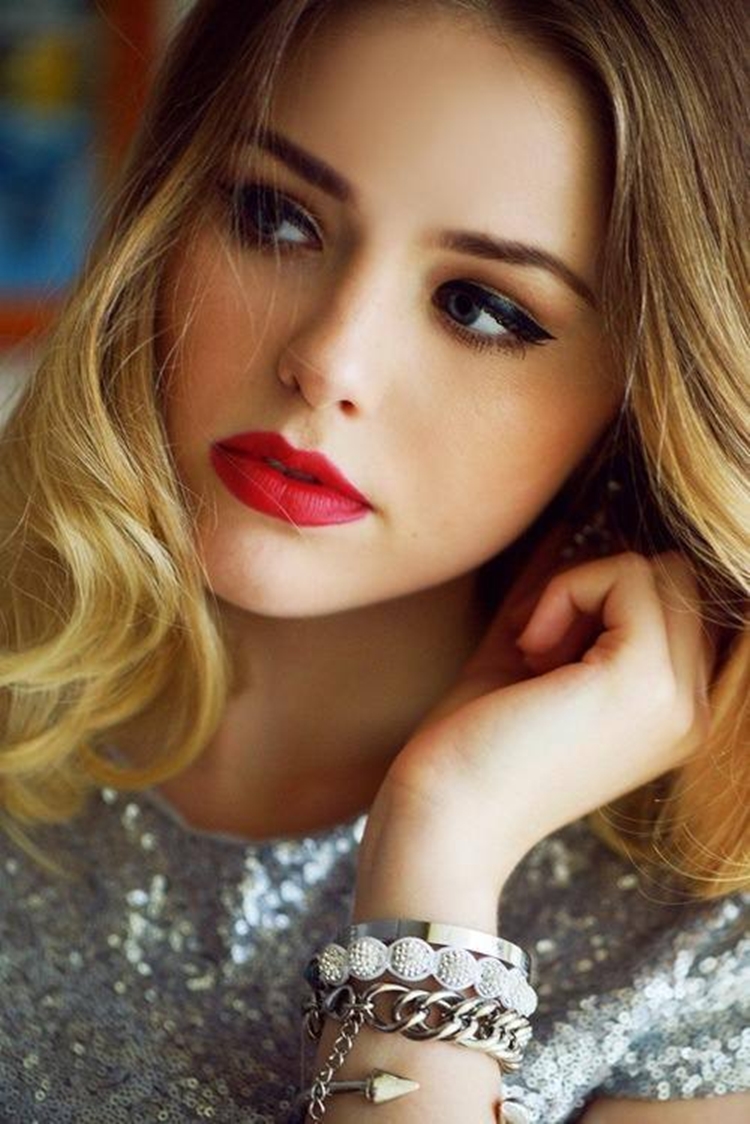 Bold Makeup: Red Lips and Cat Eyes - fashionsy.com