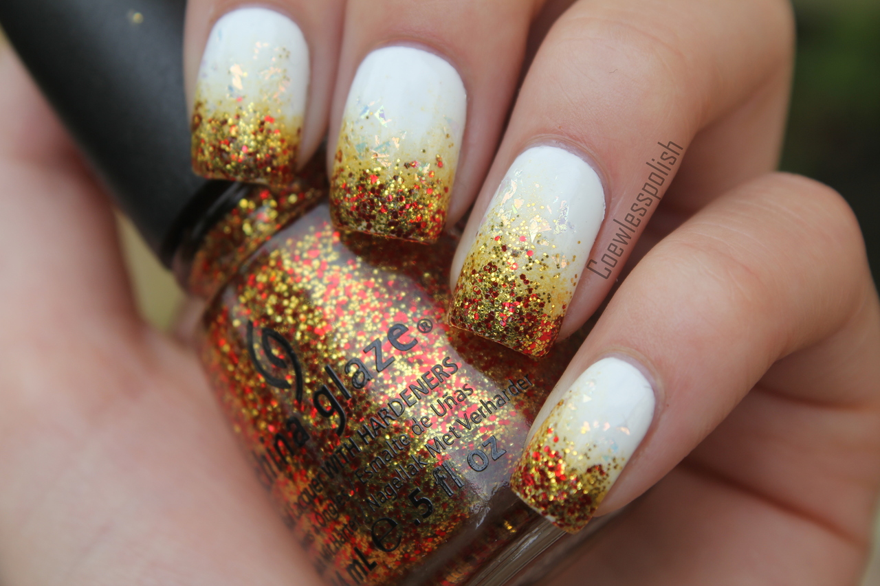 gold sparkle nail art