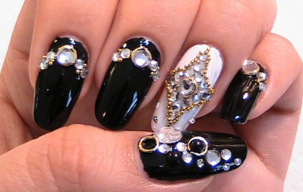 nail art with crystals