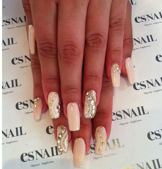 15 Nude Nail Designs That Go Well With Everything  fashionsy.com