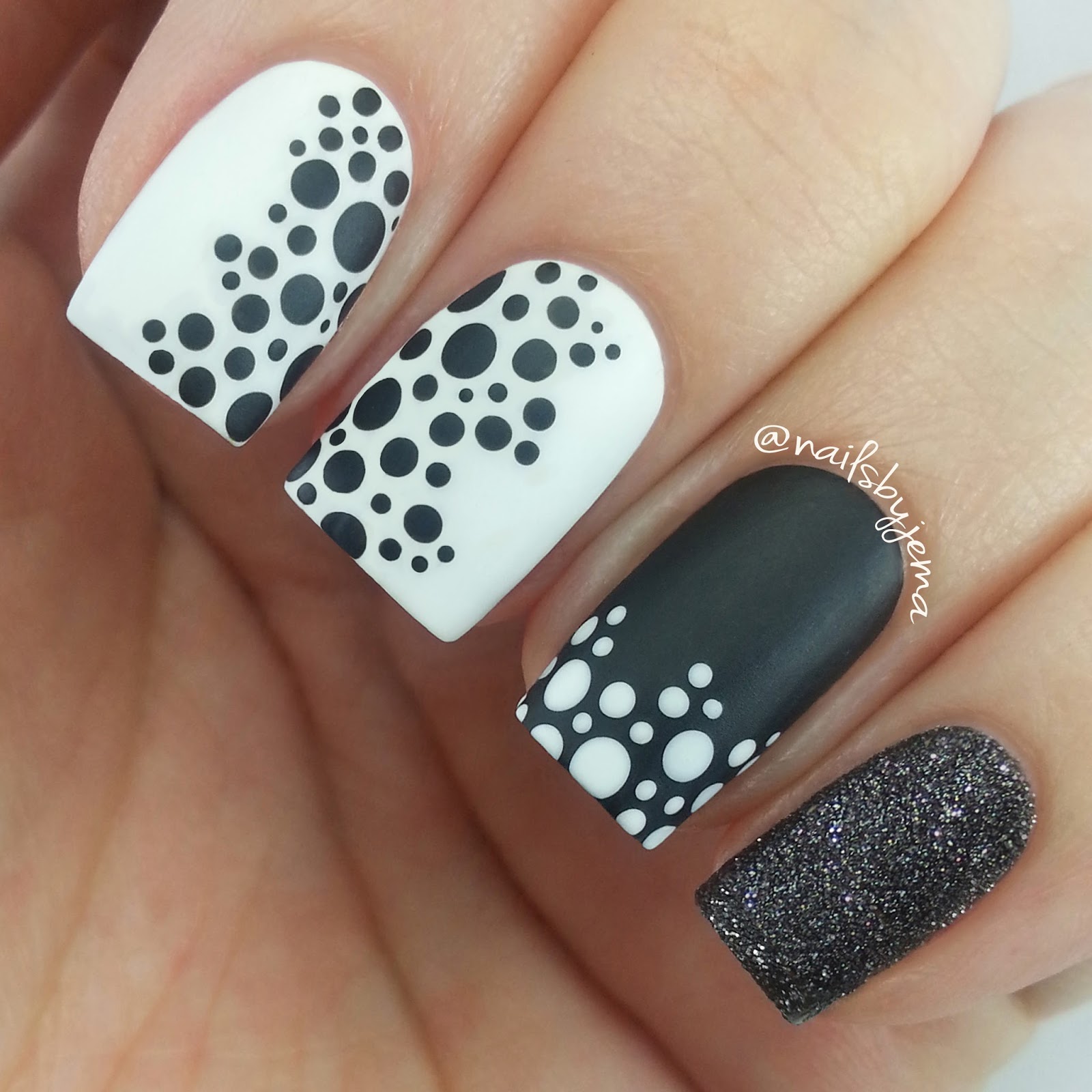 15 Polka Dot Nail Designs