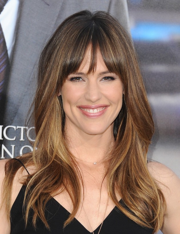 5-types-of-bangs-and-how-to-style-them-fashionsy