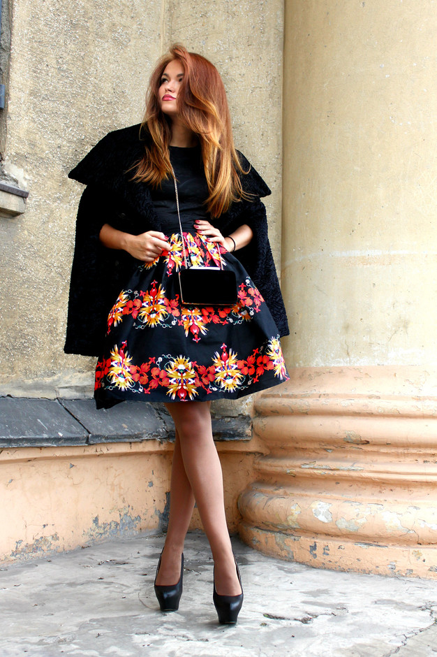 16 Fall Outfit Ideas with Skirts