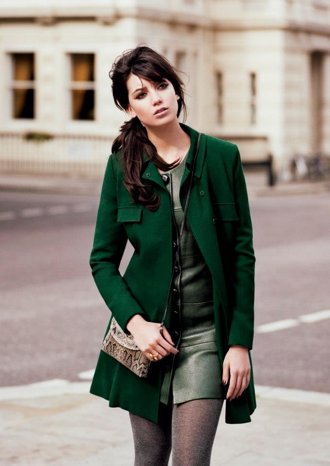 С чем носить темно зеленый пиджак