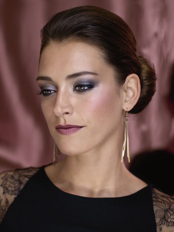 15 Makeup Ideas for The Craziest Night of The Year 