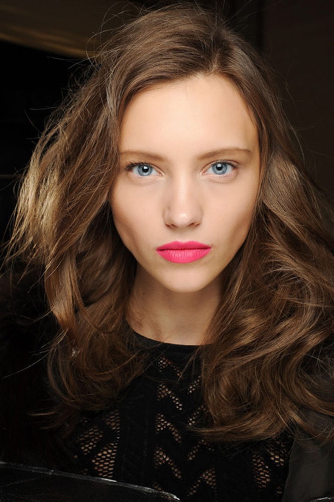 Beauty Trend - Hot Pink Lips - fashionsy.com