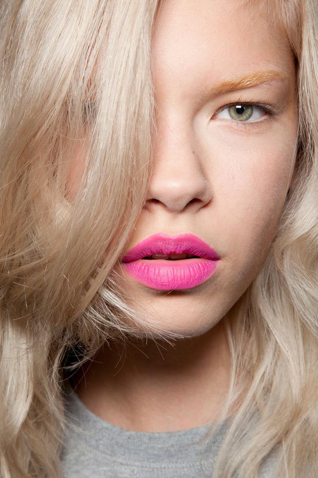 Beauty Trend - Hot Pink Lips - fashionsy.com