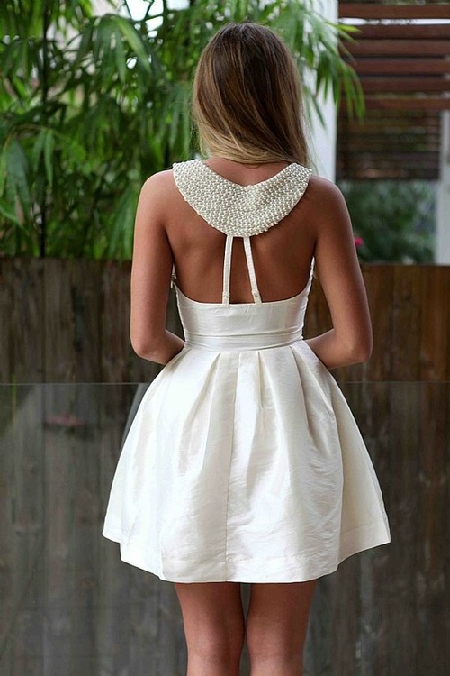 Backless Dress for Gorgeous Look in Summer