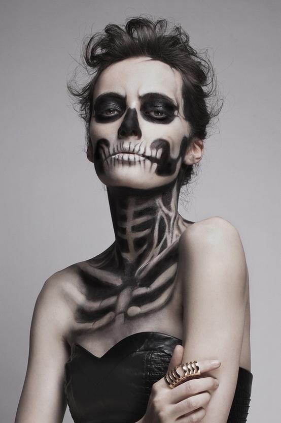 16 Creative Halloween Makeup Ideas