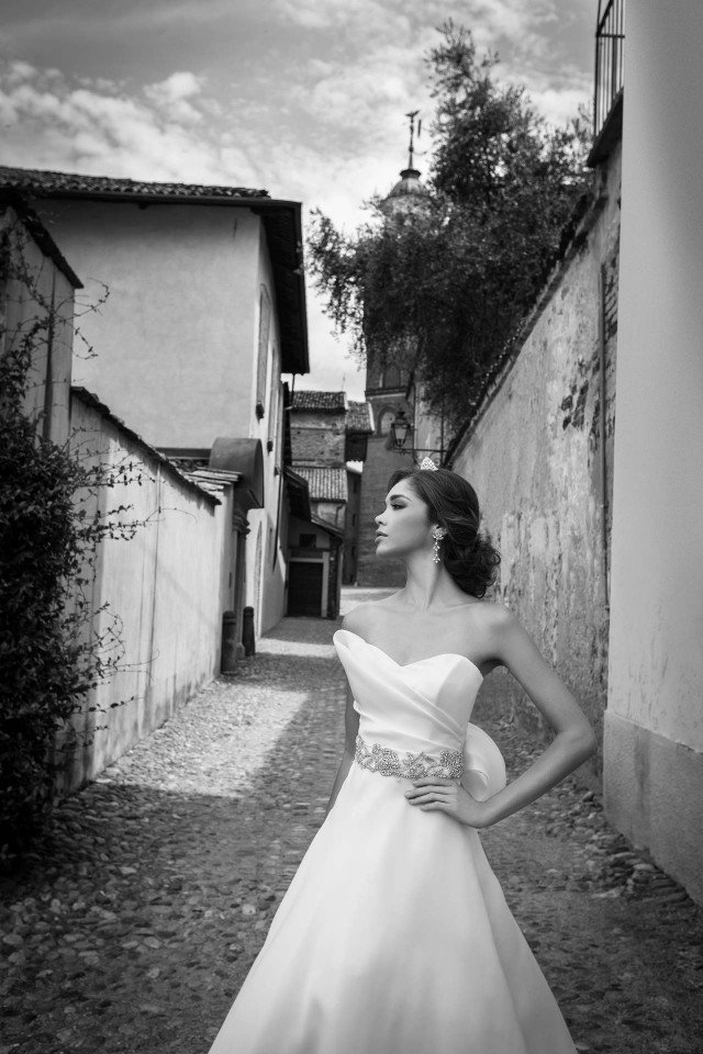 Glamorous Wedding Dresses By Alessandra Rinaudo - fashionsy.com