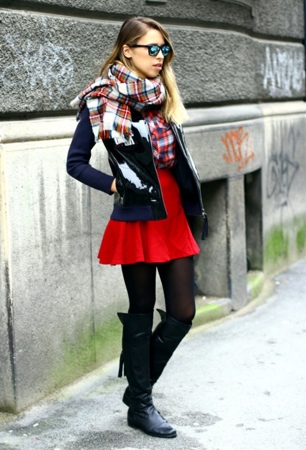 15 Warm And Sophisticated Outfits With Tartan Scarves