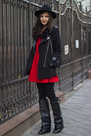 For Stylish Fall Add A Pop Of Red To Any Outfit - fashionsy.com