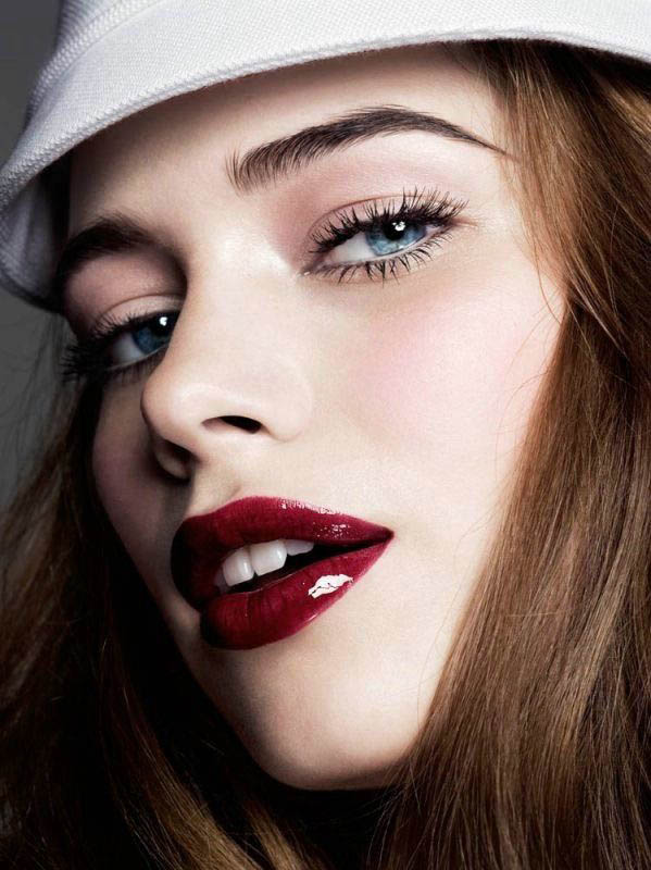 Dark Lips   Fall/Winter Makeup Trend