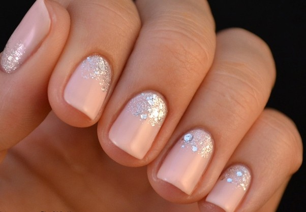 16 Beautiful Glitter Nail Designs