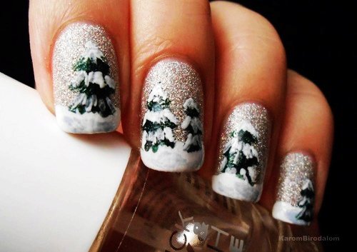 16 Wonderful Christmas Tree Nail Designs