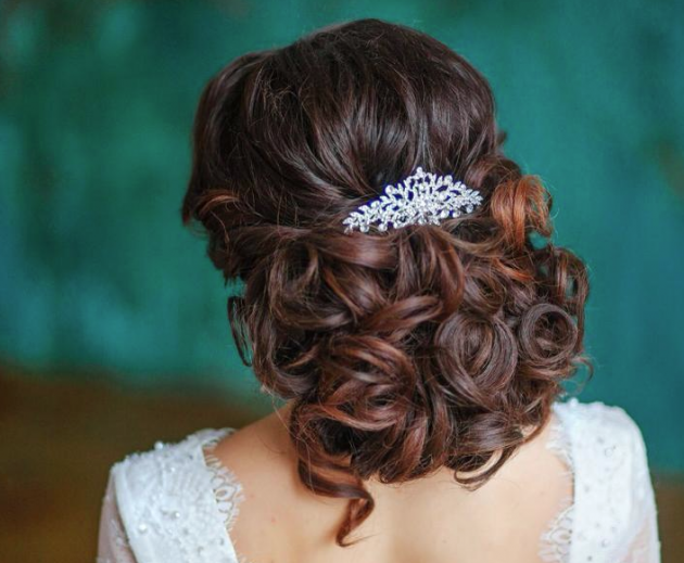 Gorgeous Wedding Hairstyles With Accessories