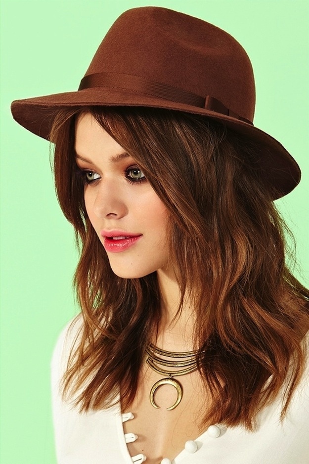 Hairstyles With Hats To Copy This Winter - fashionsy.com