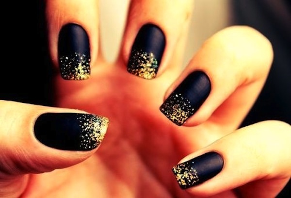 Amazing Black And Gold Nail Designs
