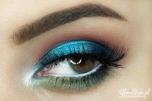 18 Peacock Feather Inspired Eye Makeup Looks - fashionsy.com