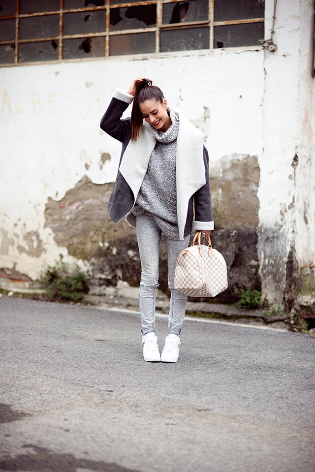 16 Awesome Winter Outfits That Start With Sneakers