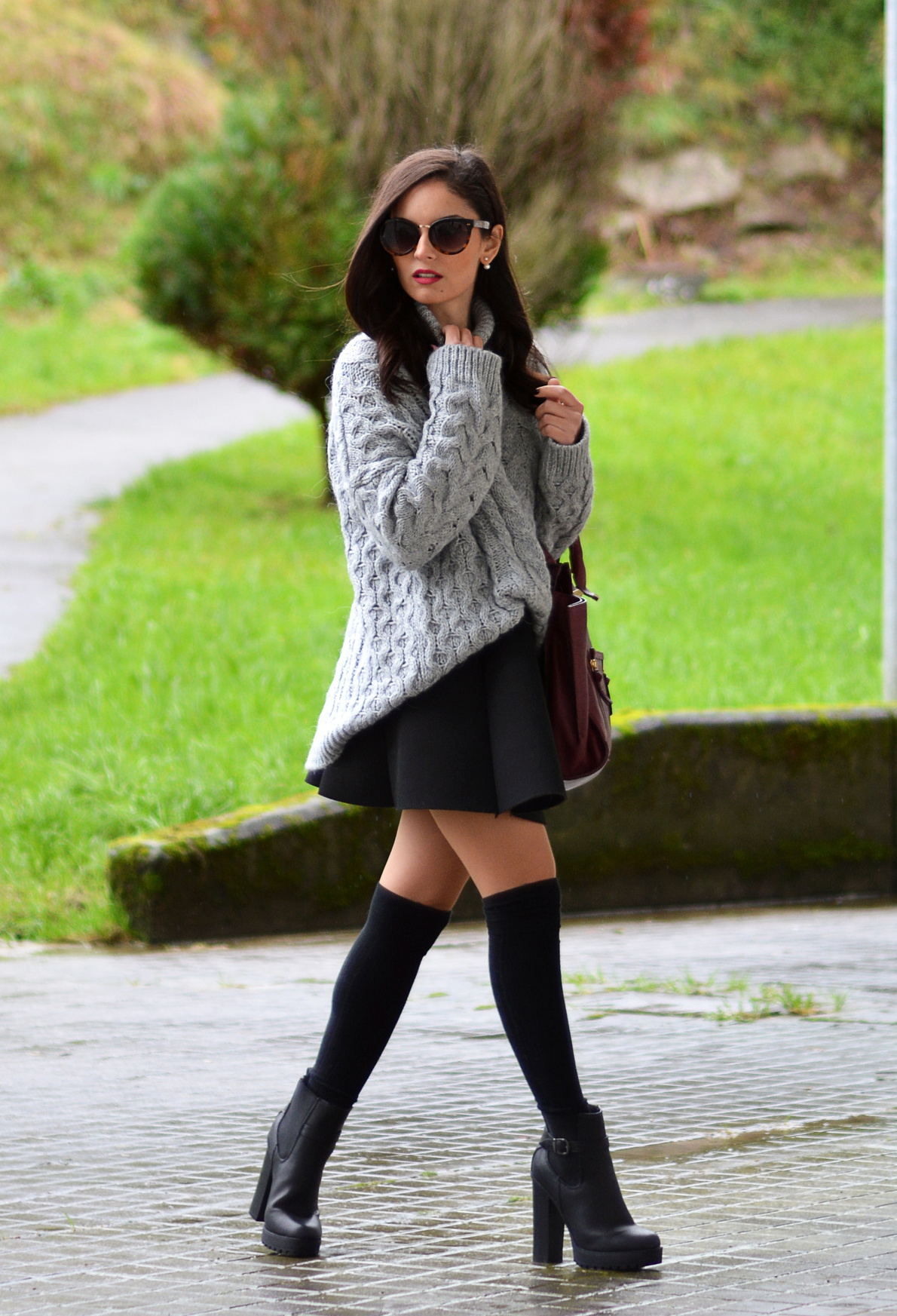 16 Stylish Ways to Wear a Skater Skirt This Winter - fashionsy.com