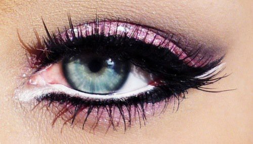 15 Bold and Dramatic Eye Makeup Ideas