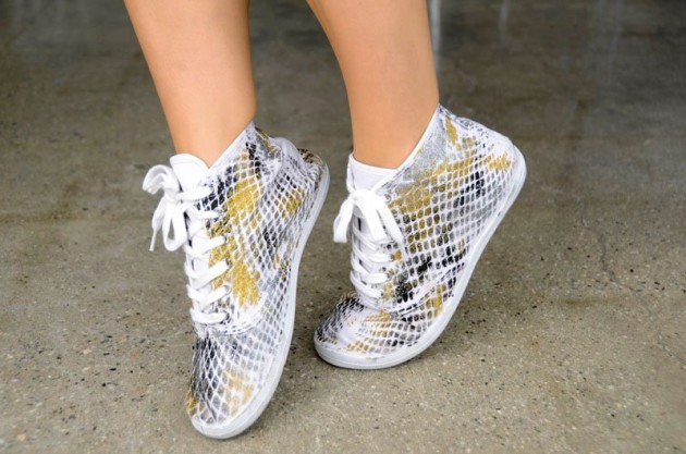 16 DIY Makeover Ideas for Your Old Sneakers