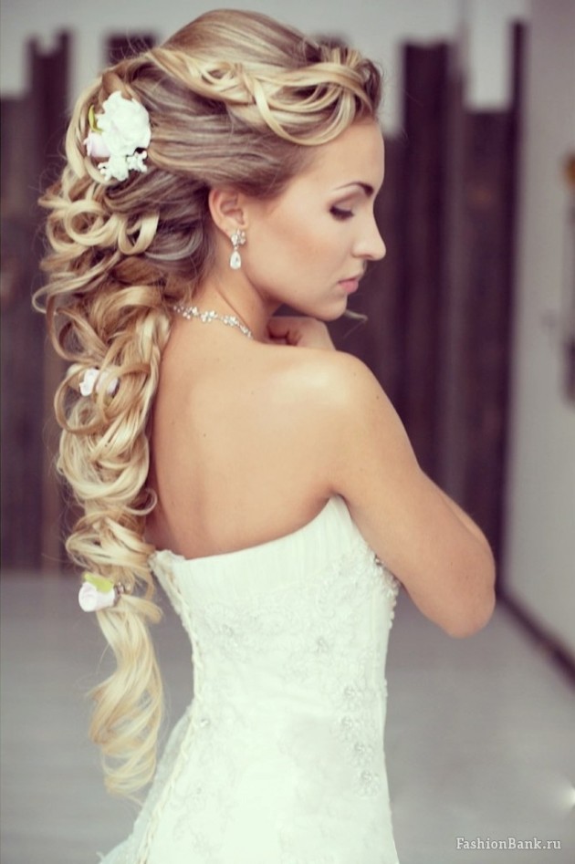 The Prettiest Wedding Hairstyles with Flowers