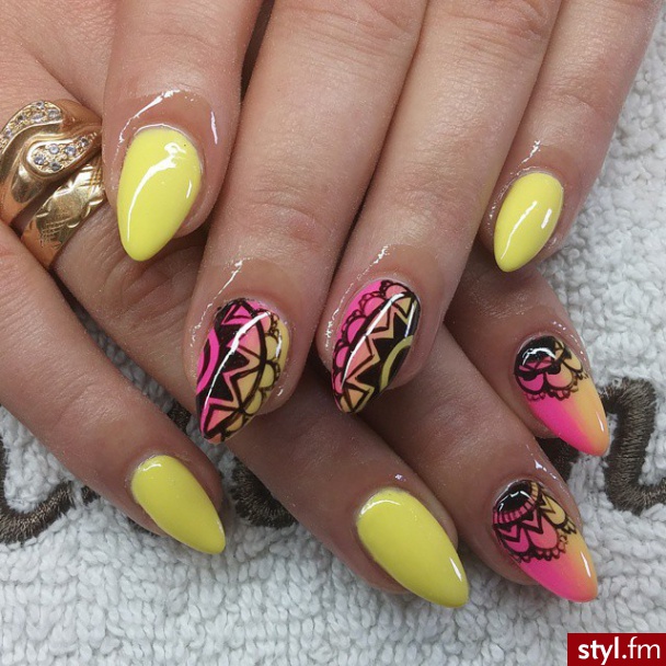 17 Yellow Nail Designs to Try On This Summer