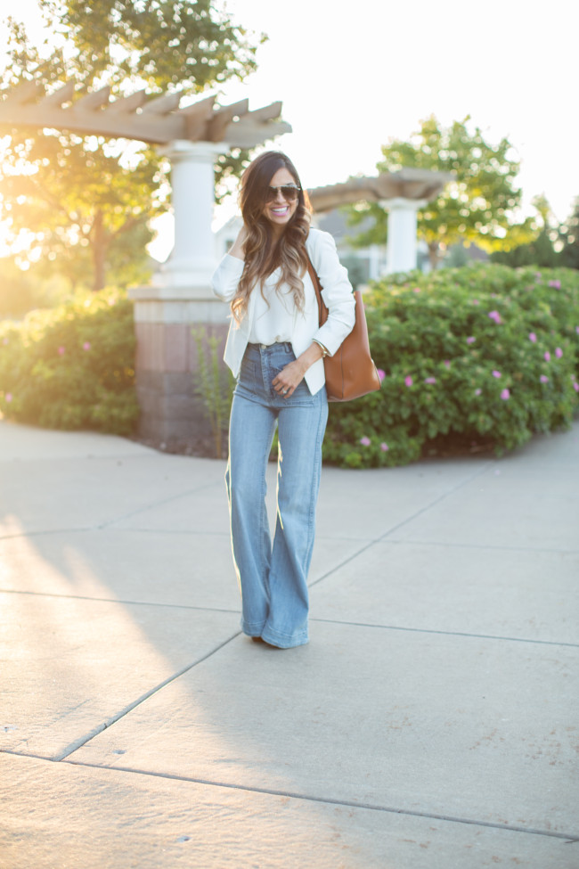 20 Flawless Ways To Wear Flare Jeans - fashionsy.com