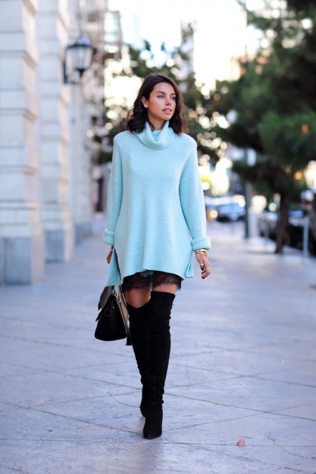 How to Look Chic in a Turtleneck Sweater