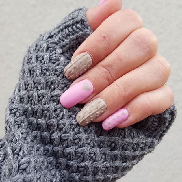Cable Knit Nails Are The Coziest Nail Trend This Season