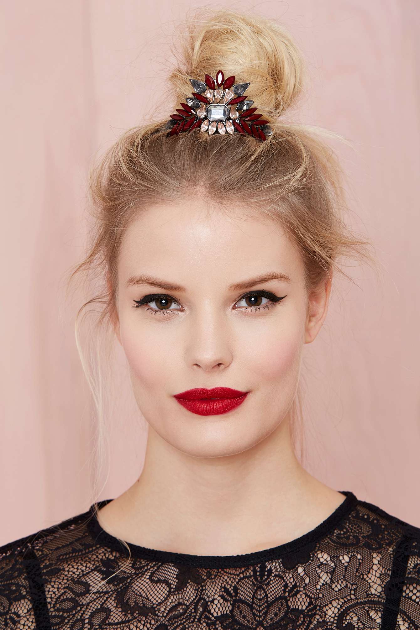 17 Celebrities Inspired Elegant Holiday Hairstyles You Need To See ...