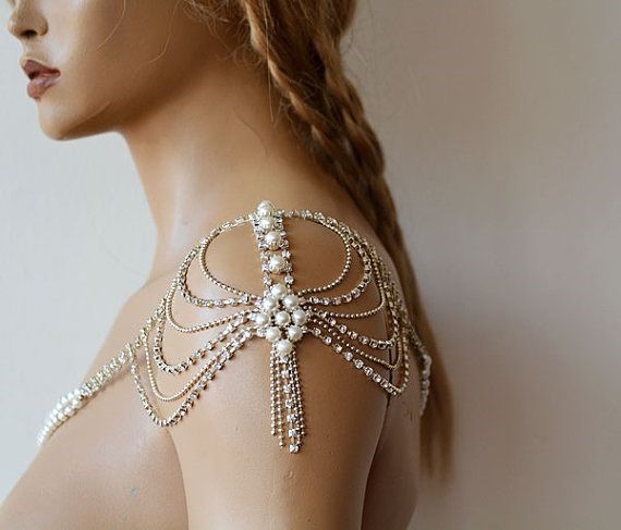 7 Avant garde Wedding Accessories and Jewelry Pieces