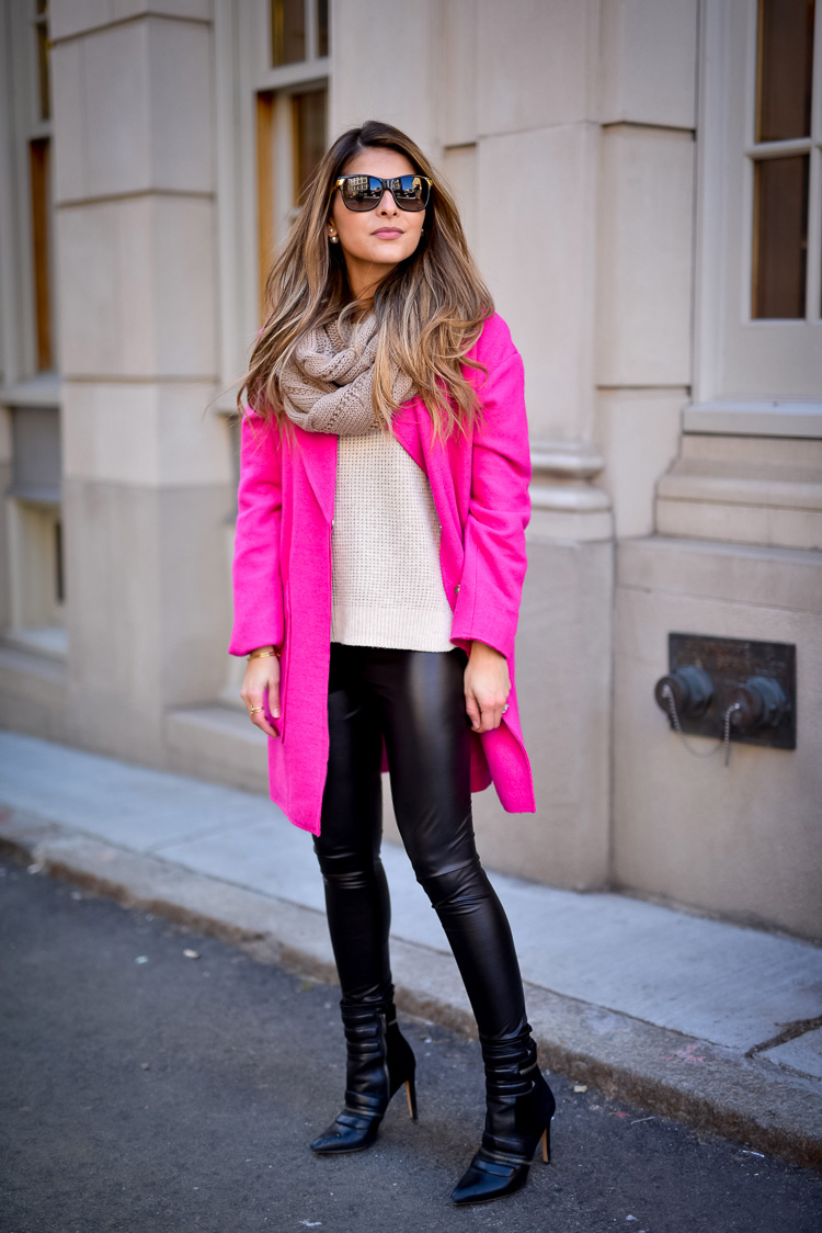 Пальто темно розовое с чем носить