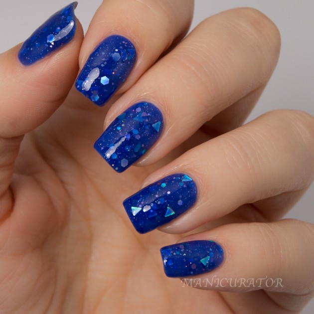 15 Beautiful Royal Blue Nail Designs You Can Try to Copy - fashionsy.com