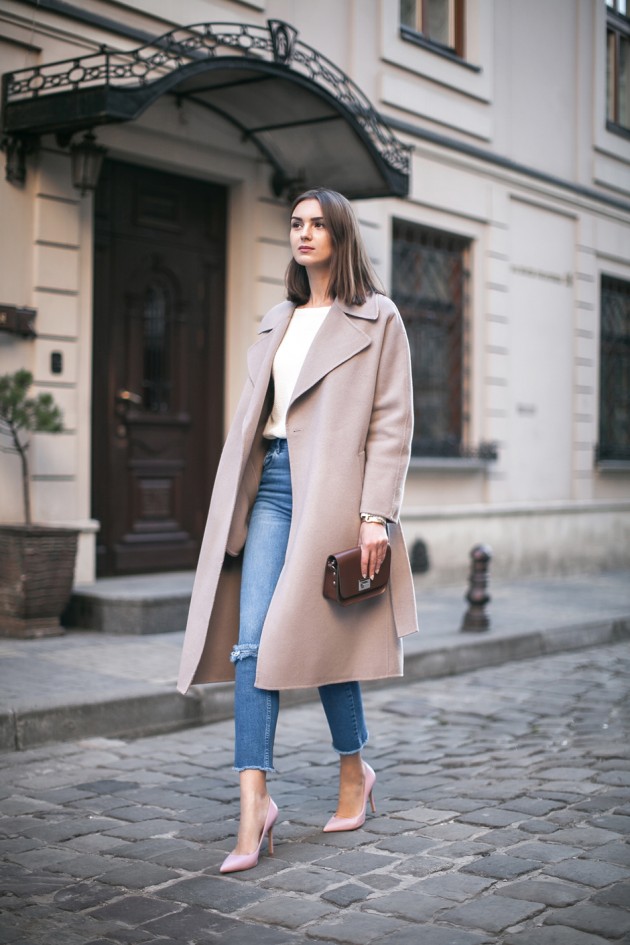 18 Outfits That Will Make You Want A Long Coat