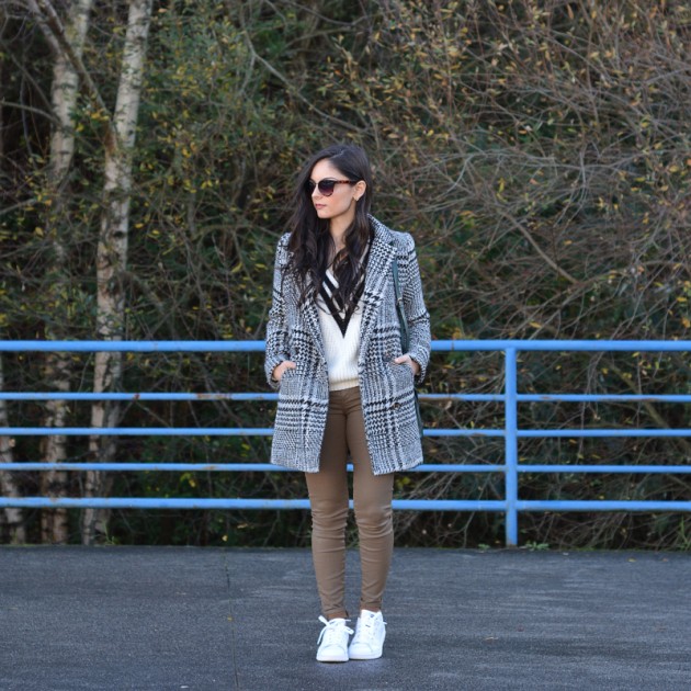 How To Wear Your Sneakers in Winter - fashionsy.com