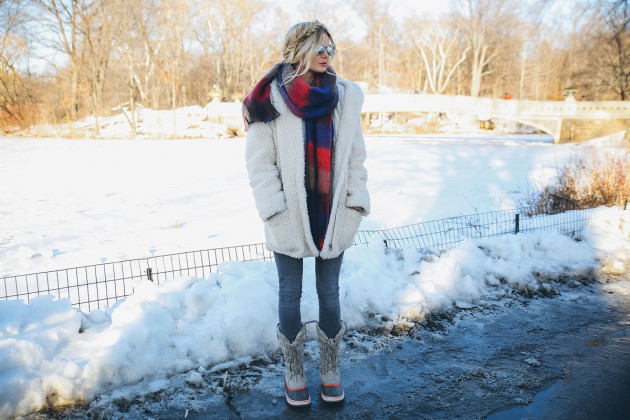 Cozy Outfit Ideas With Snow Boots To Copy This Winter