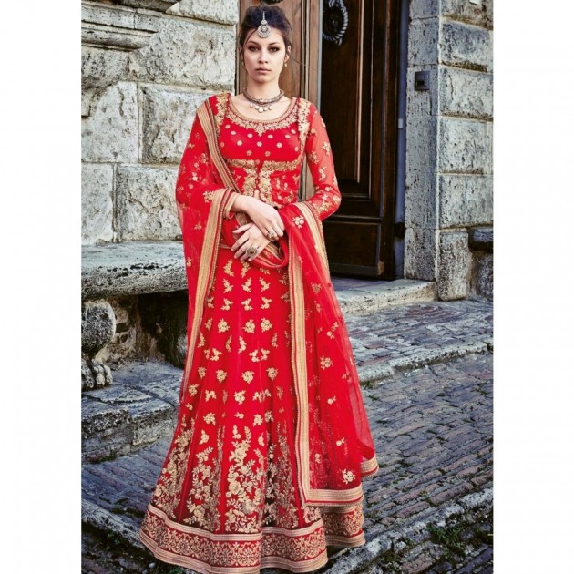 10 Beautiful and Gorgeous Bridal Lehengas at Lashkaraa.com