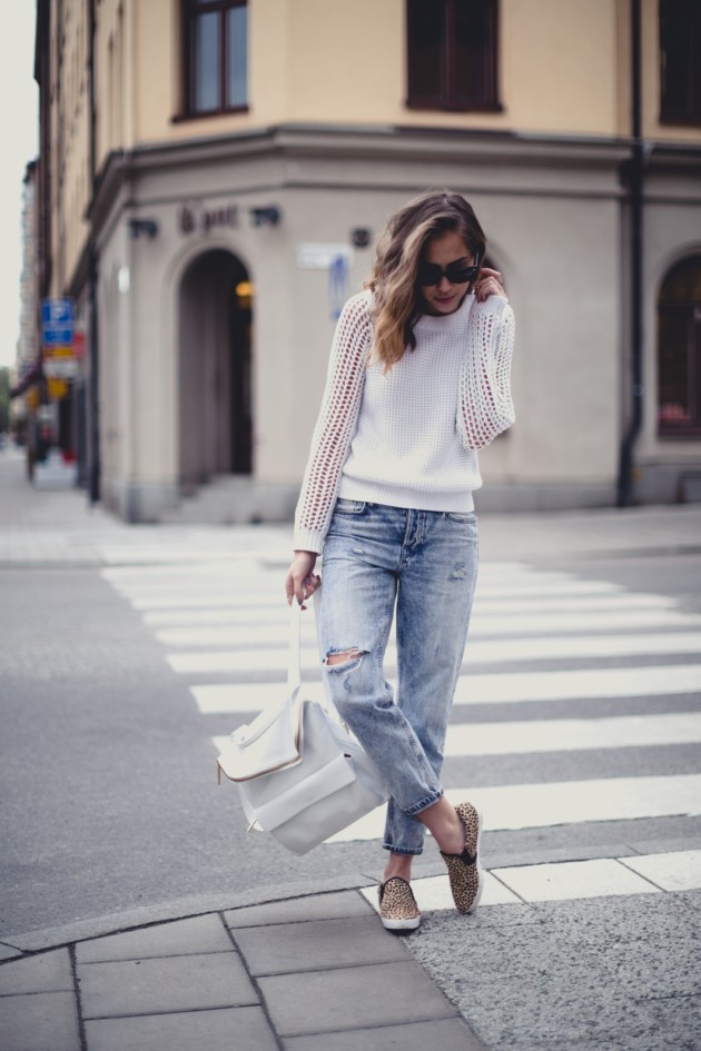 19 Chic And Comfy Looks With Slip On Sneakers