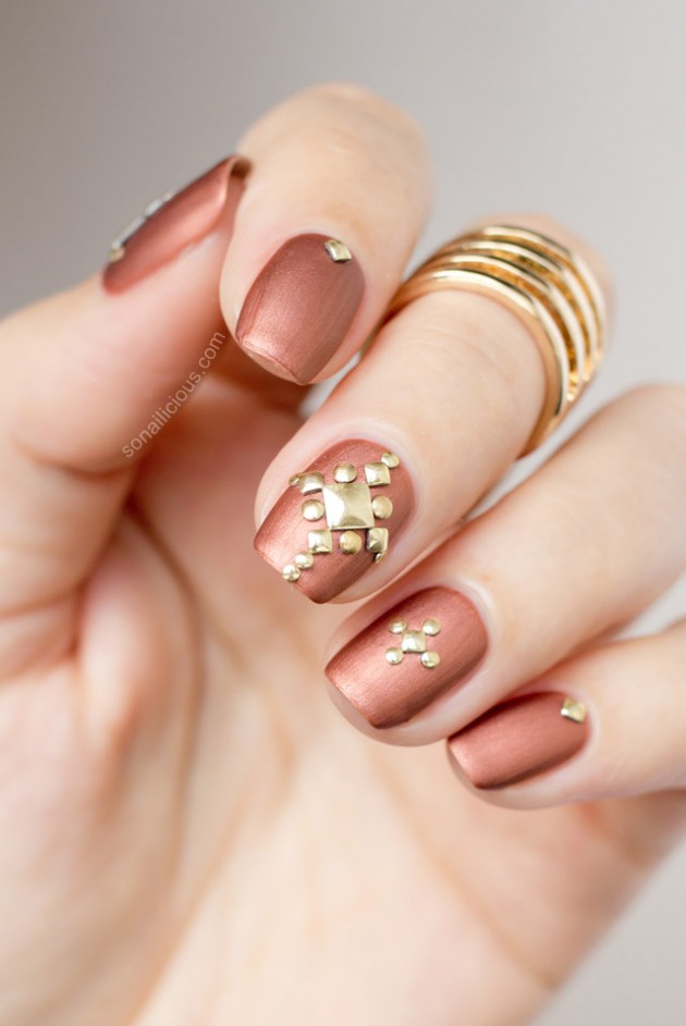 Beautiful Metallic Nail Designs You Can Try To Copy