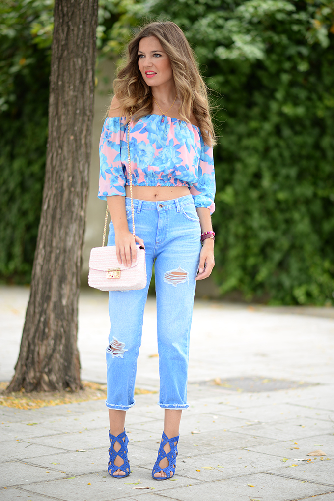 What to Wear With an Off-the-Shoulder Top - fashionsy.com