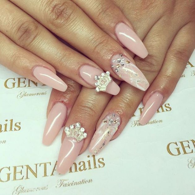 Coffin Nails Are The New Manicure Trend