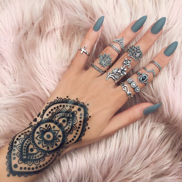 15 Gorgeous Henna Tattoos Youll Be Dying to Get