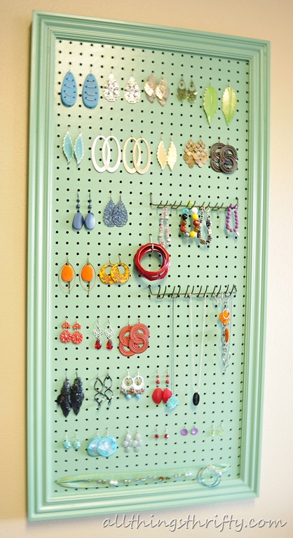 Low Cost DIY Earring Holders You Can Easily Make