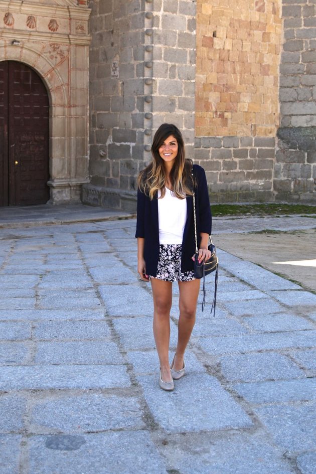 How To Wear Printed Shorts In The Right Stylish Way
