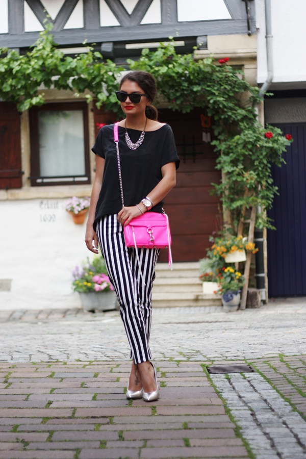 Make Your Legs Look Longer With Vertical Striped Pants
