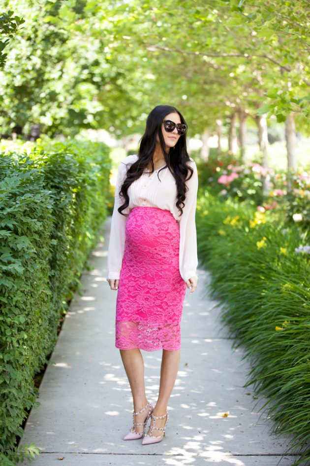 How to Dress Your Baby Bump This Summer